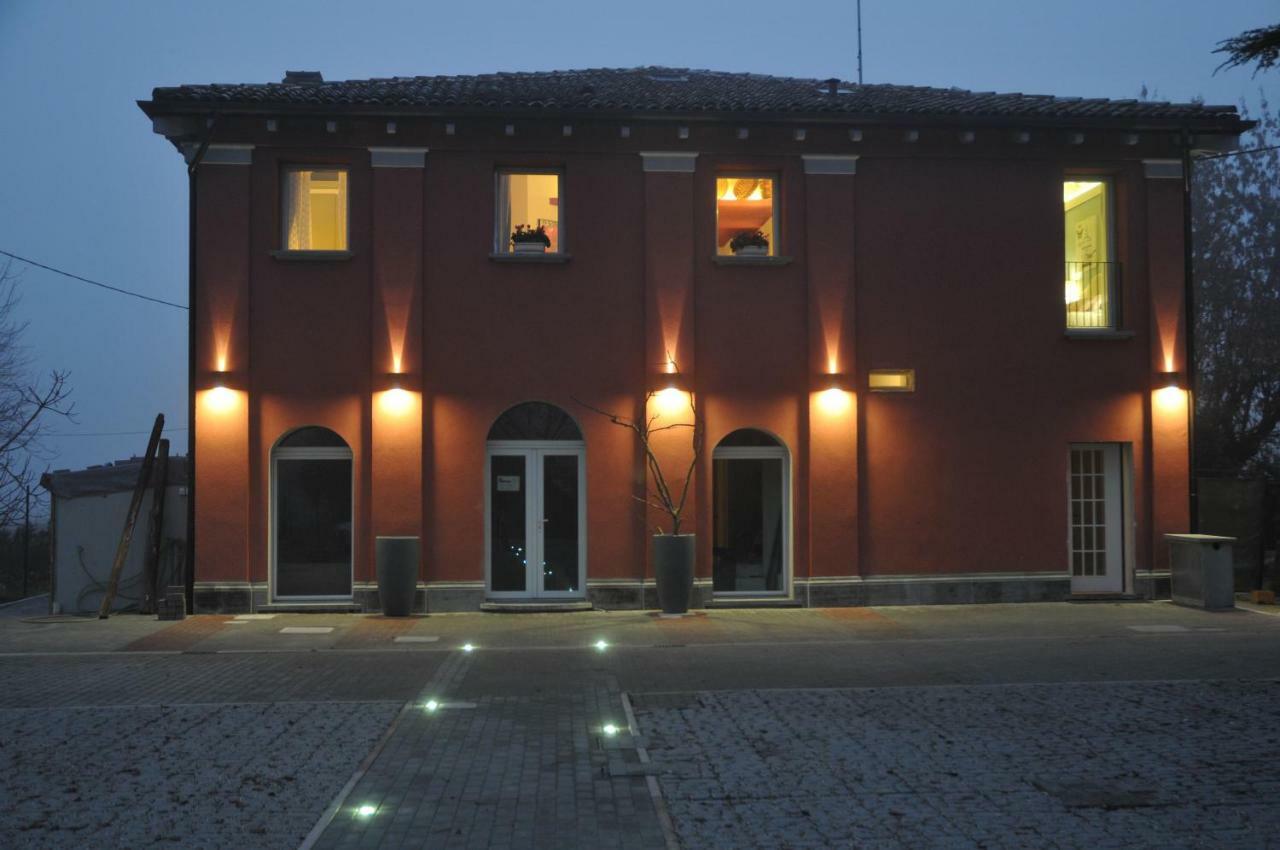 Fico Bologna 453 Panzió Trebbo Di Reno Kültér fotó